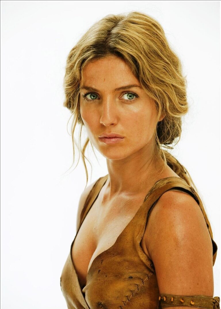 Annabelle Wallis-62847