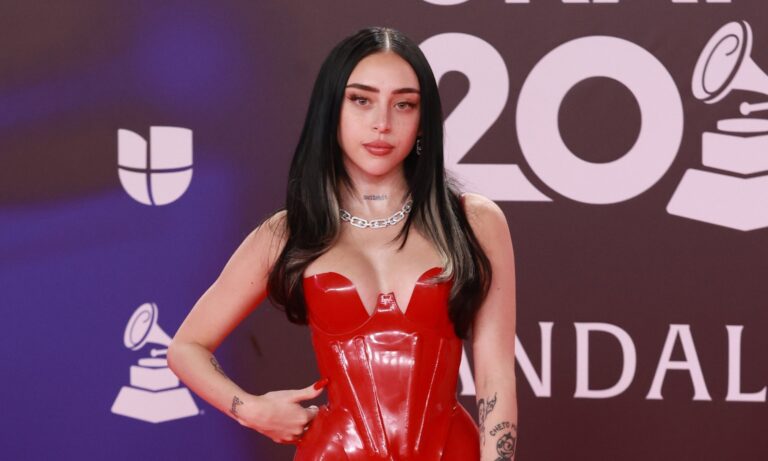 Nicki Nicole con 24-25 años