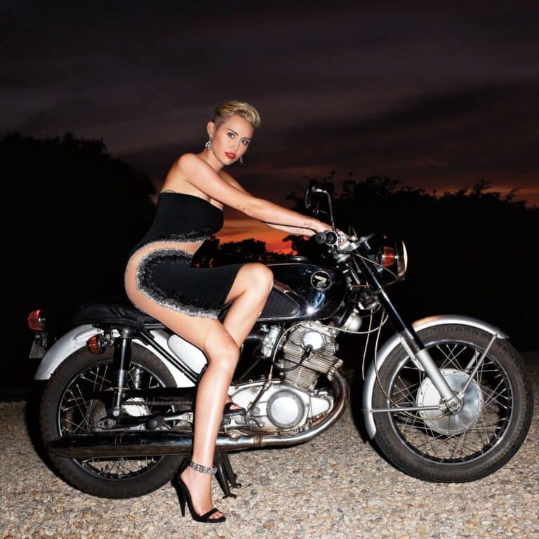 Miley Cyrus-64471