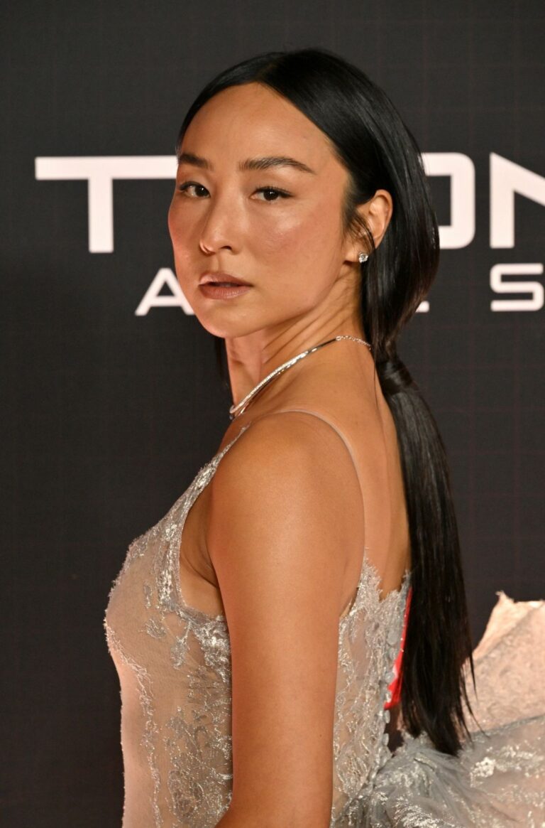 Greta Lee con 41-42 años