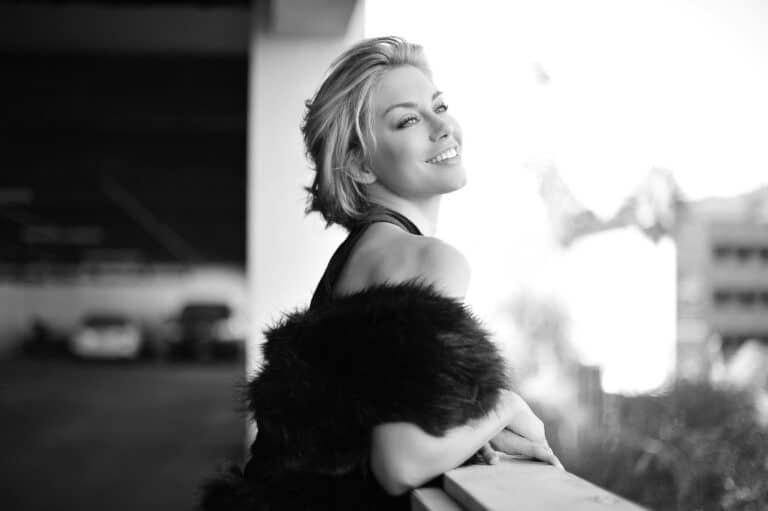 Jennifer Holland-64848