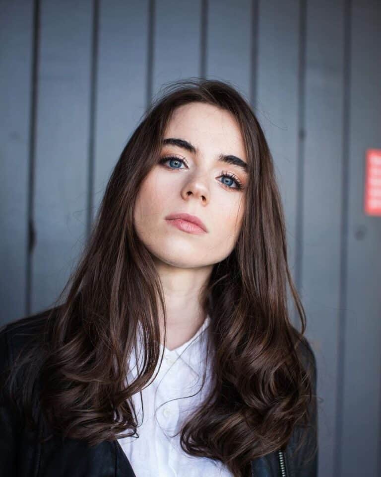 Sarah Desjardins con 23-24 años