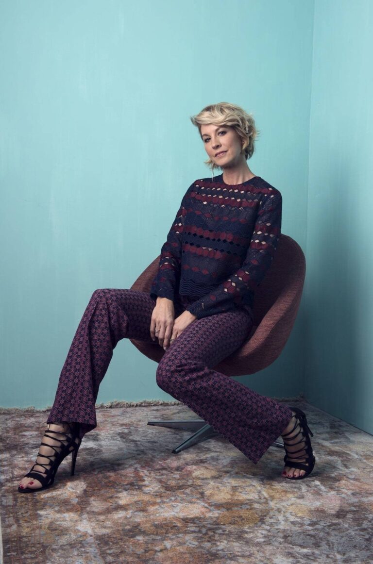 Jenna Elfman-69509