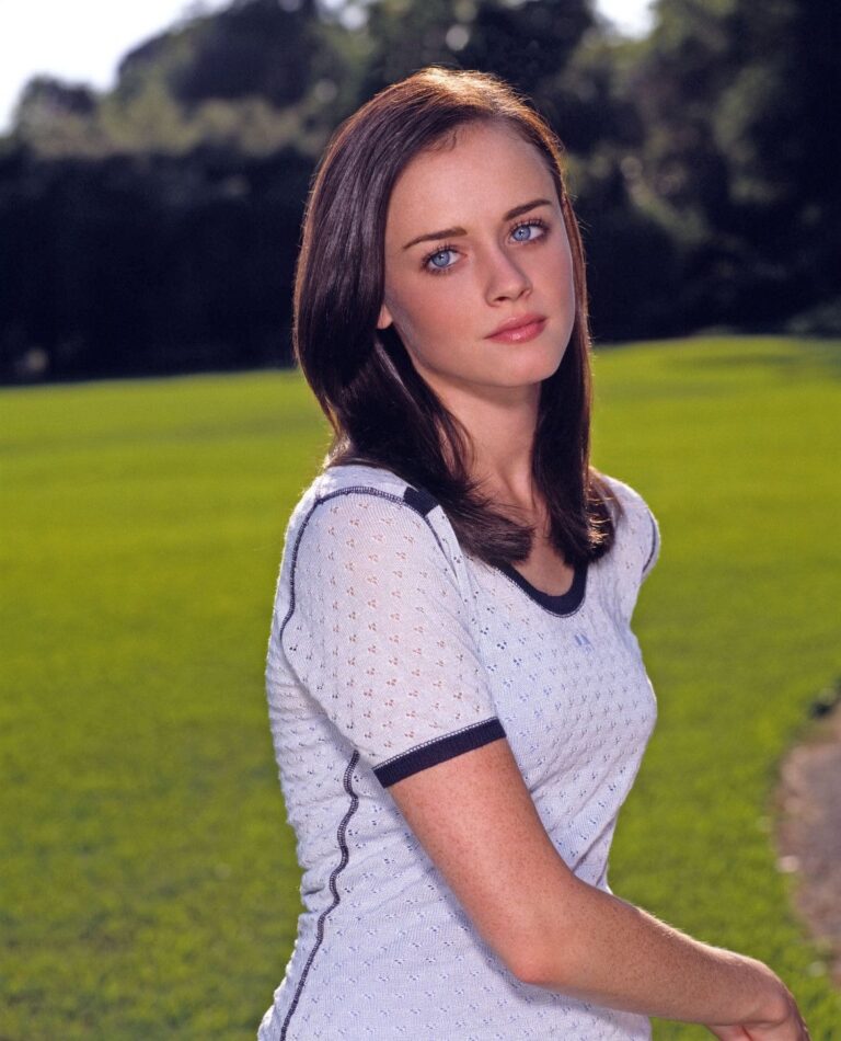 Alexis Bledel con 32-33 años