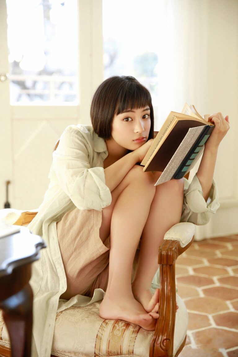 Suzu Hirose-70007
