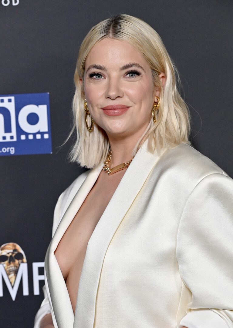 Ashley Benson con 32-33 años