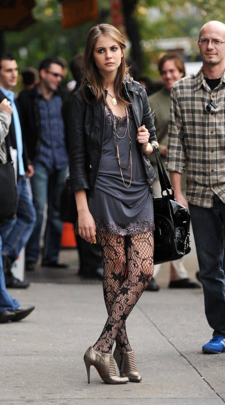 Willa Holland-72041