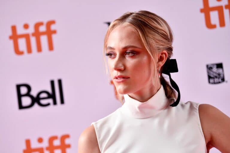 Maika Monroe-72273