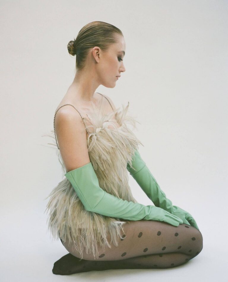 Maika Monroe con 28-29 años