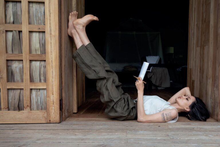 Angelina Jolie-72357