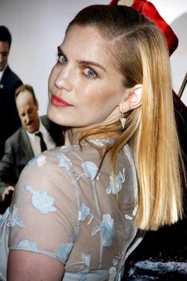 Anna Chlumsky-72779