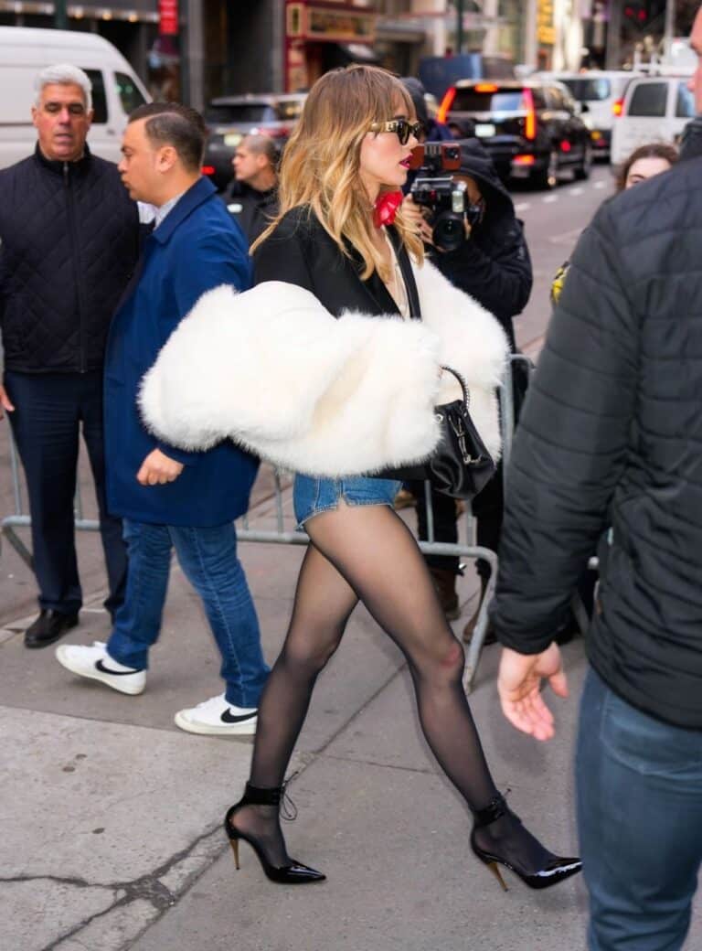 Suki Waterhouse-73710