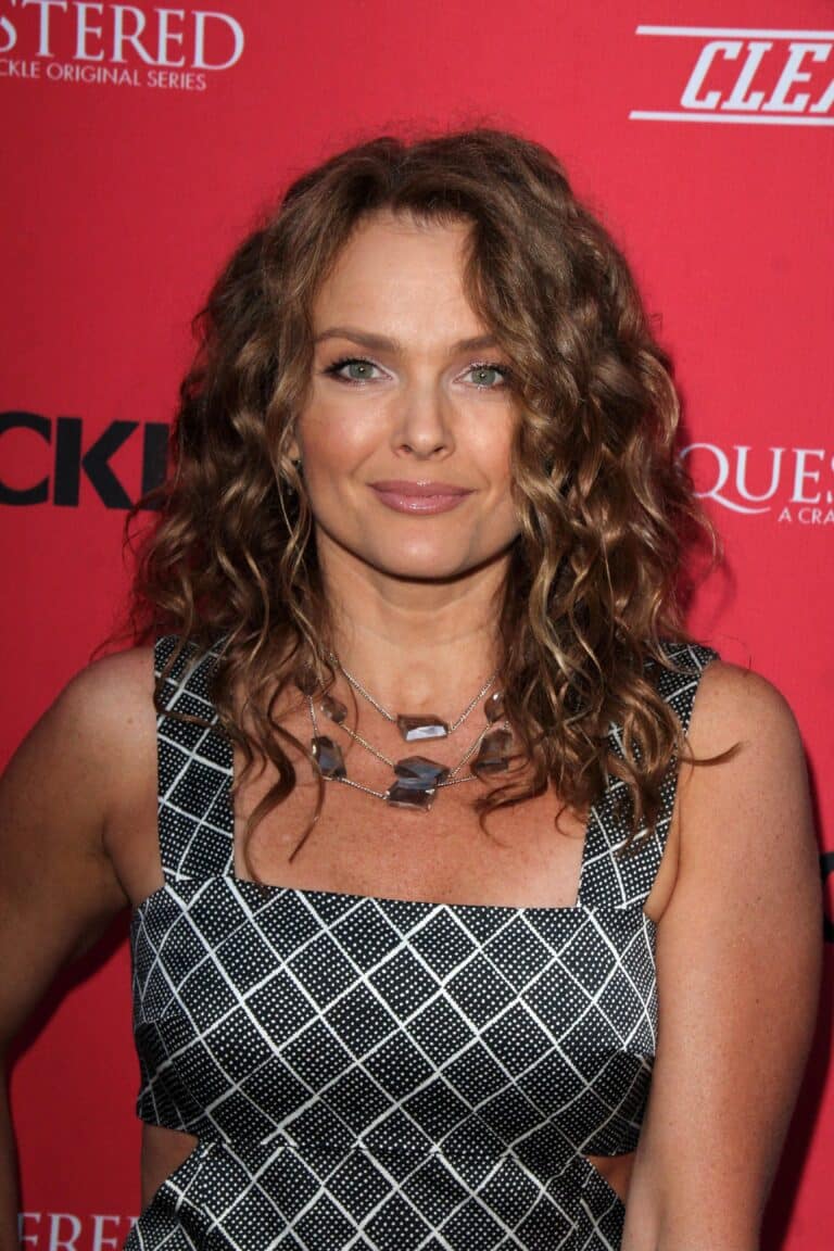 Dina Meyer-73804
