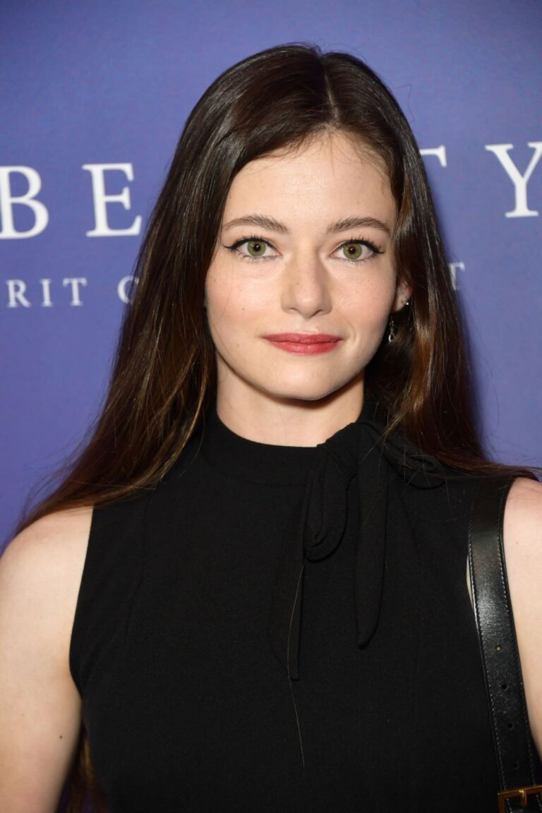 Mackenzie Foy con 22-23 años