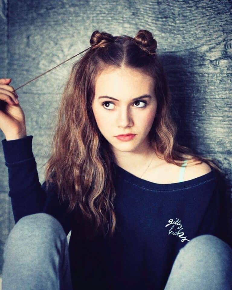 Emilia Jones-73978