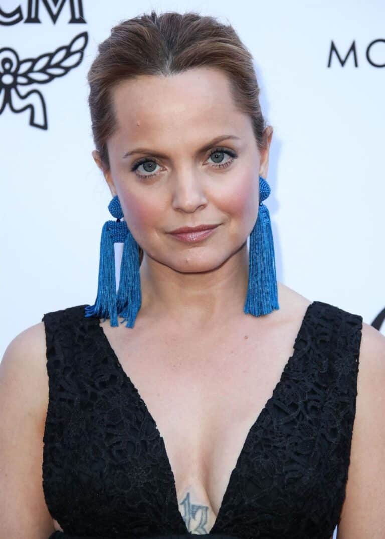 Mena Suvari con 38-39 años