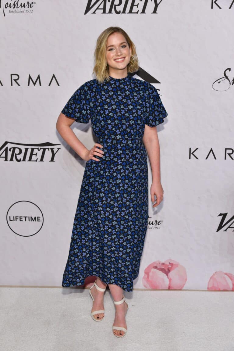 Elizabeth Lail-74521
