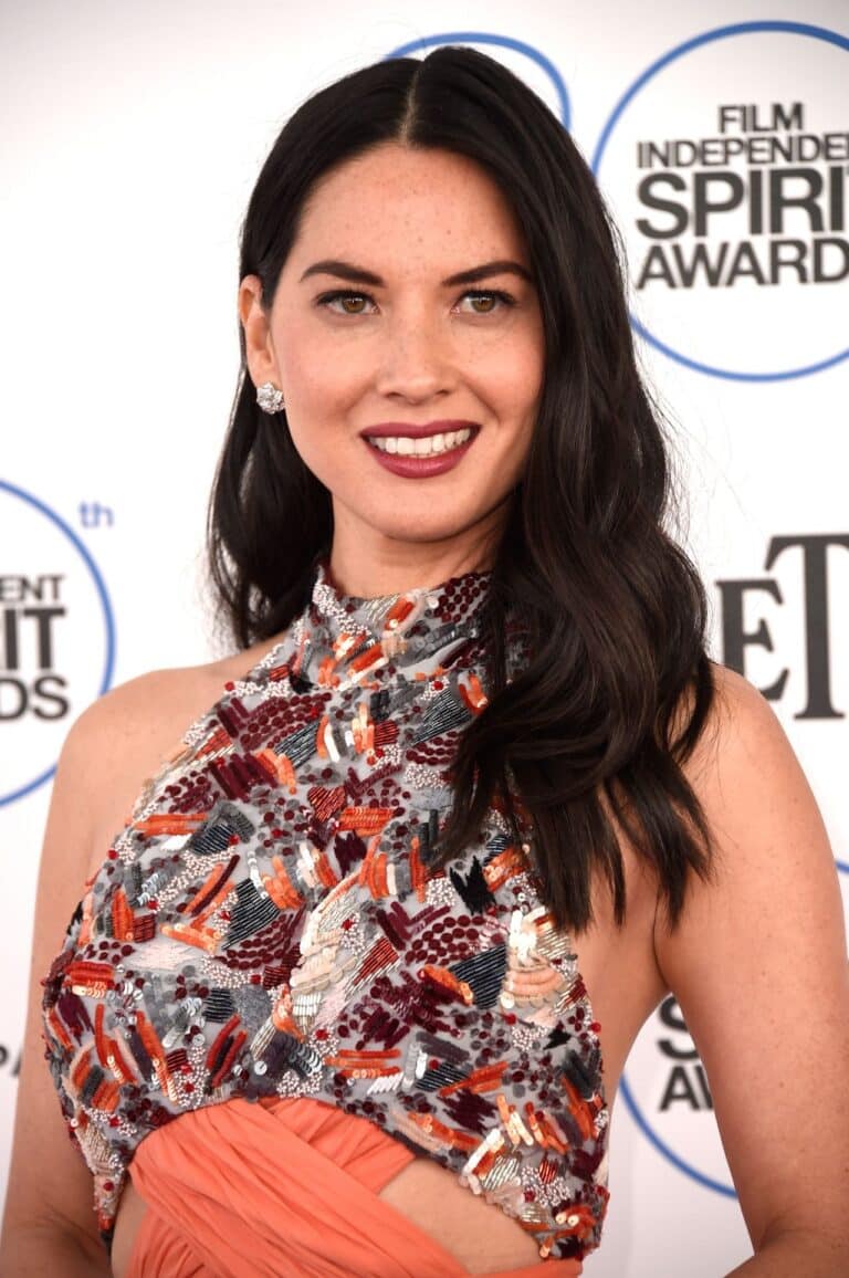 Olivia Munn con 34-35 años