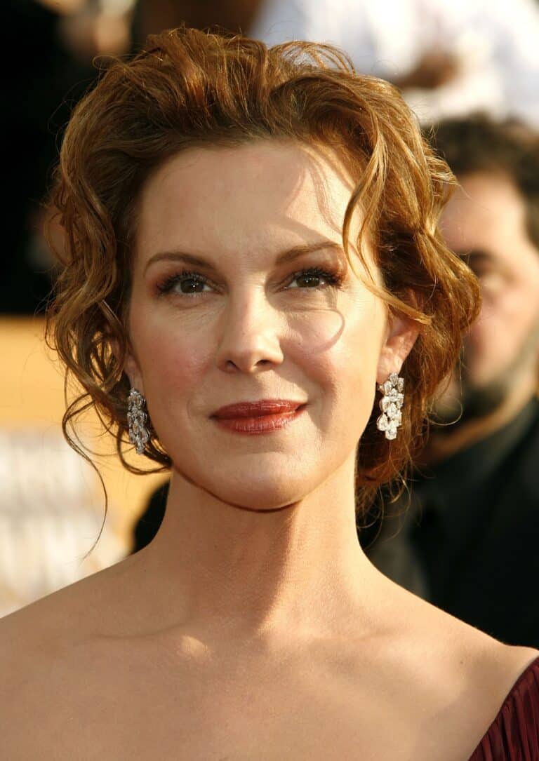 Elizabeth Perkins-75037