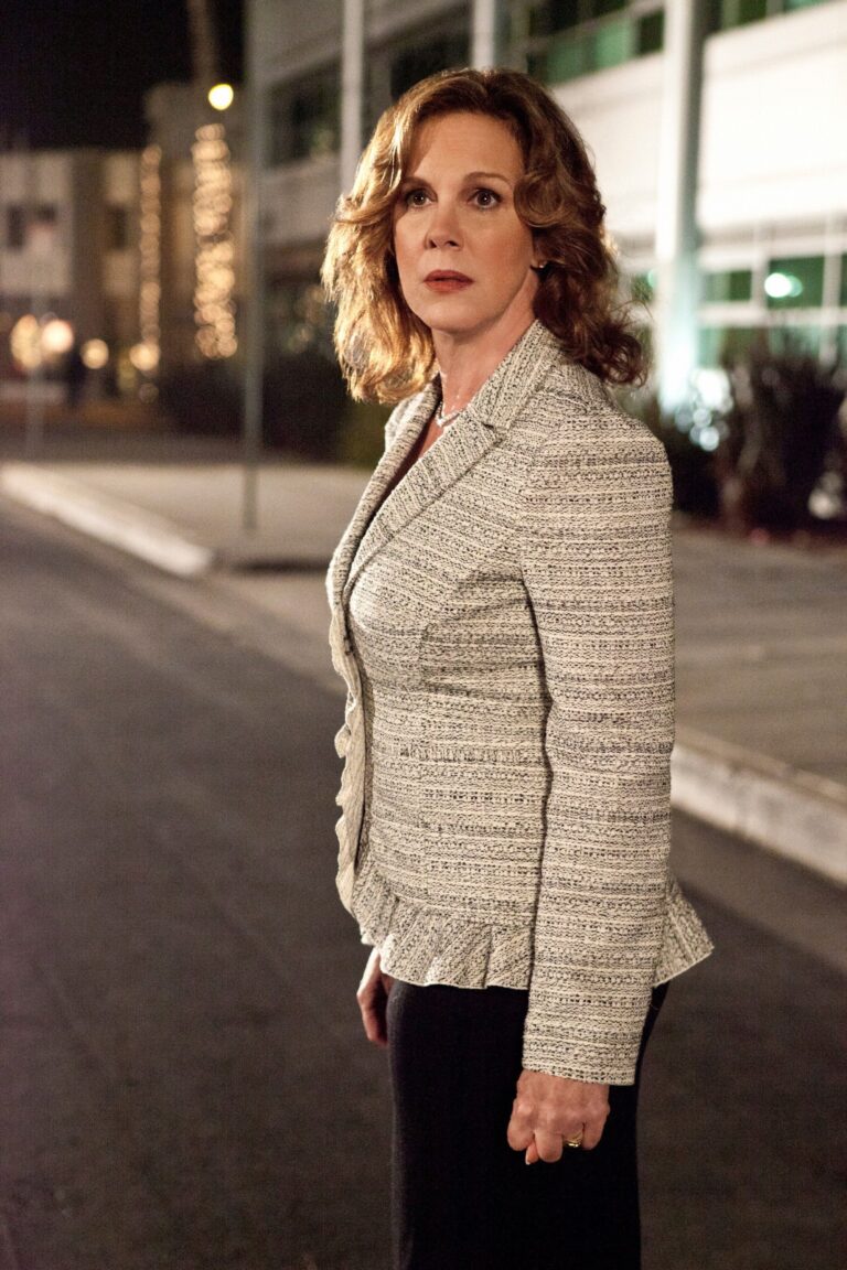 Elizabeth Perkins-75045