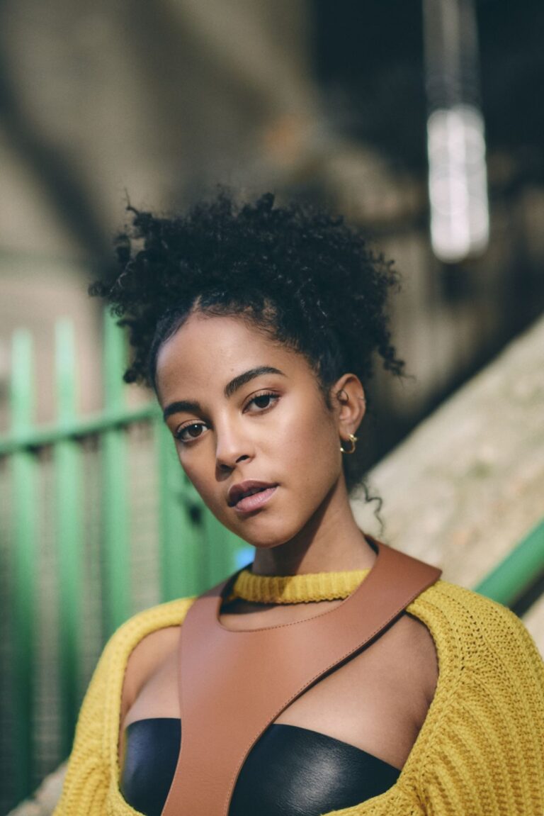 Lou Llobell con 25-26 años