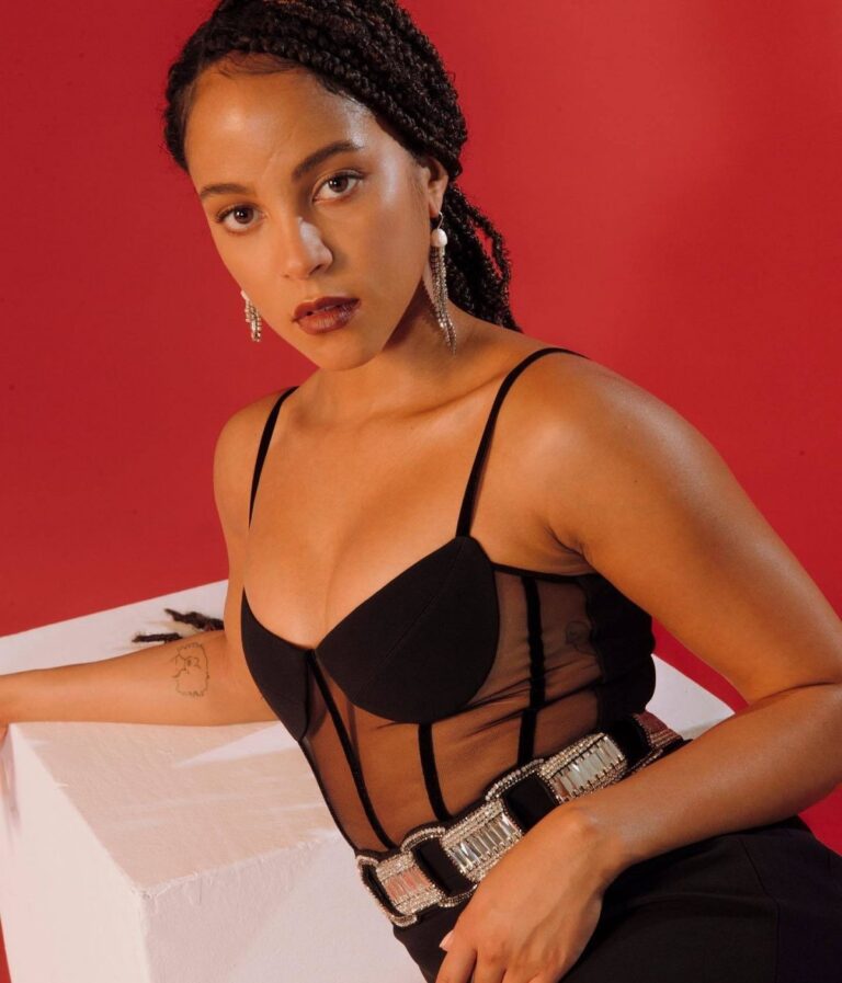 Lou Llobell con 25-26 años