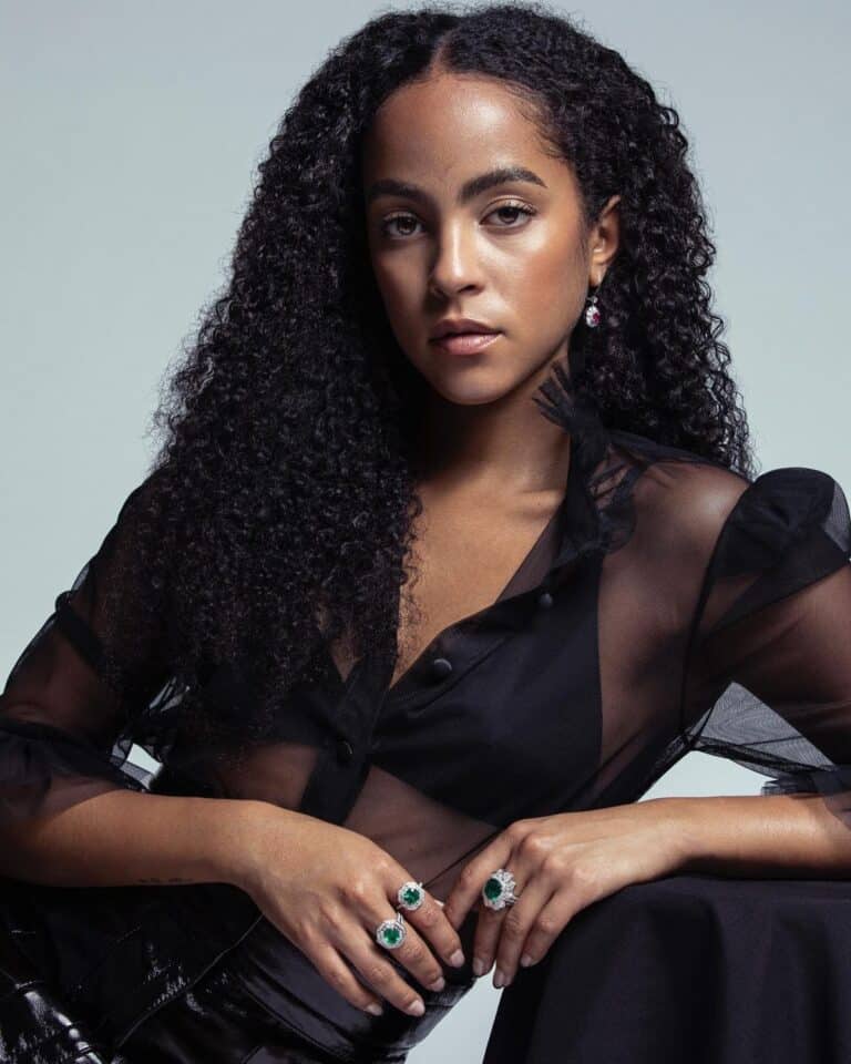 Lou Llobell con 27-28 años