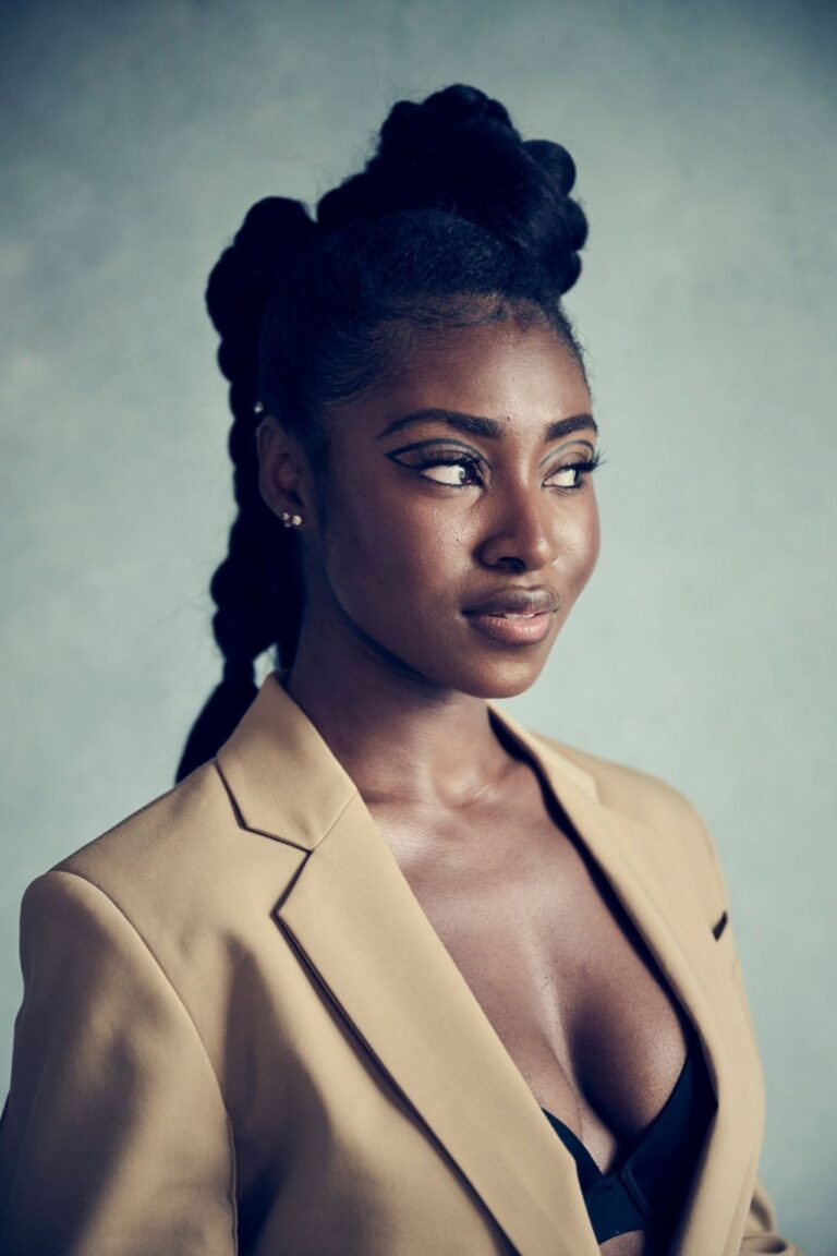 Myha’la con 26-27 años