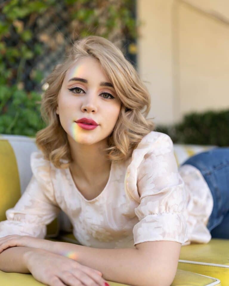 Caylee Cowan con 22-23 años