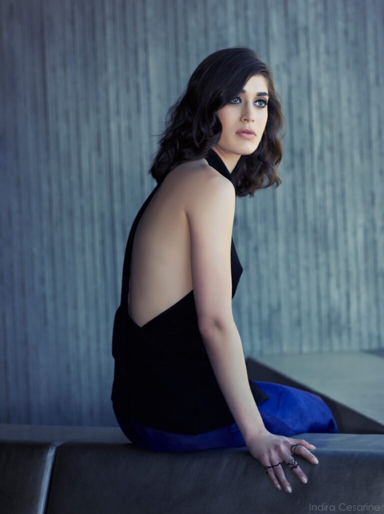 Lizzy Caplan con 30-31 años