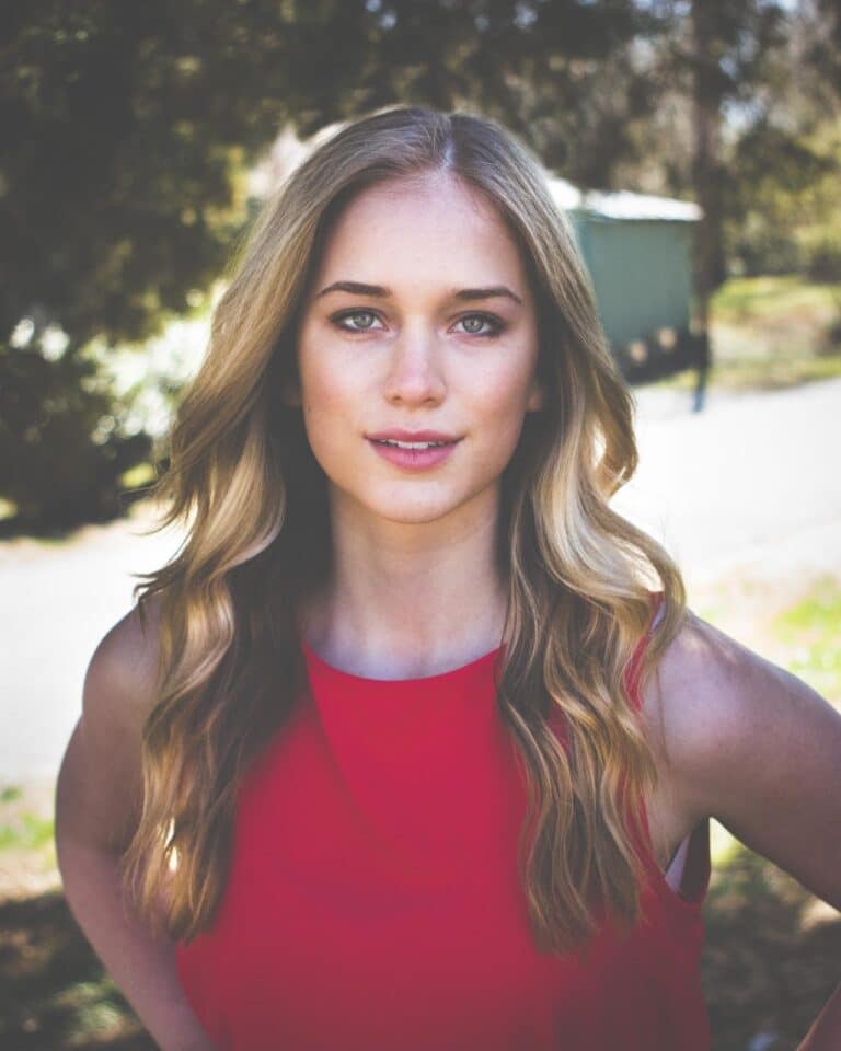 Elizabeth Lail-76894