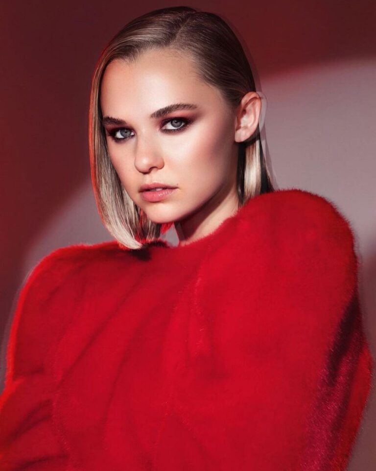 Madison Iseman-77352