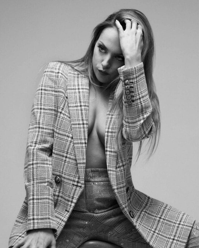 Elizabeth Gillies-77666