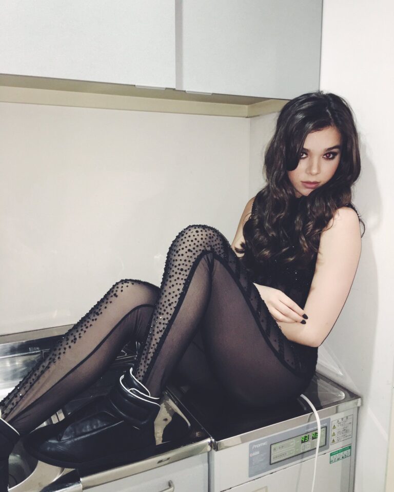 Hailee Steinfeld-77943