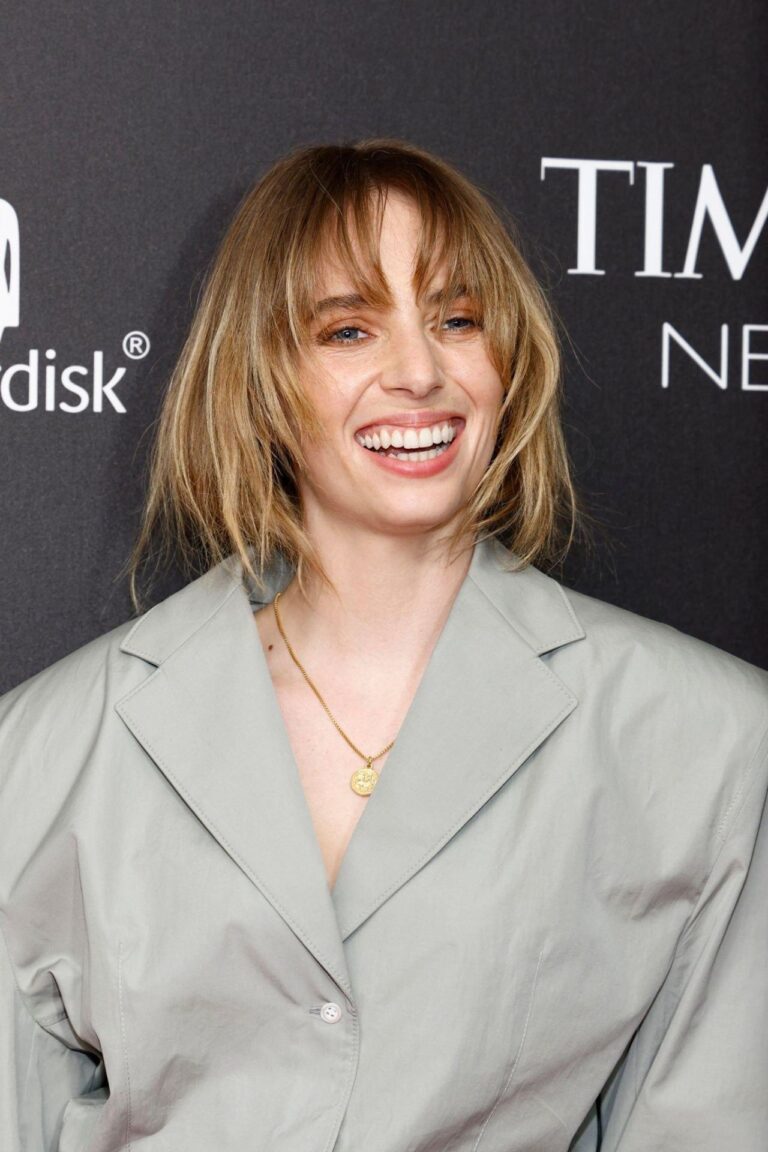 Maya Hawke con 24-25 años