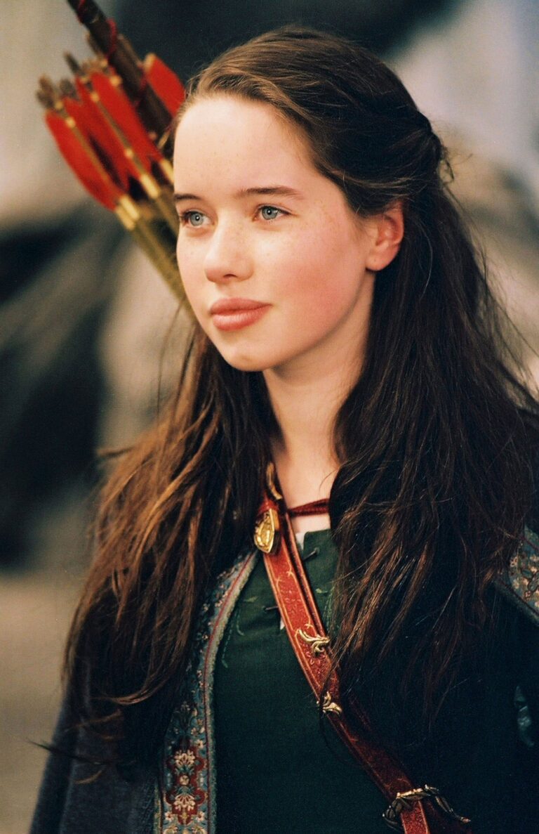Anna Popplewell-78803