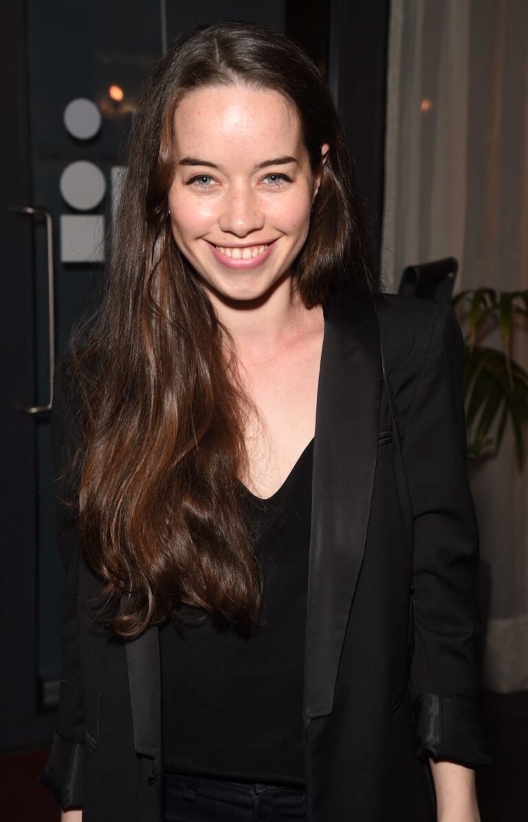 Anna Popplewell-78812