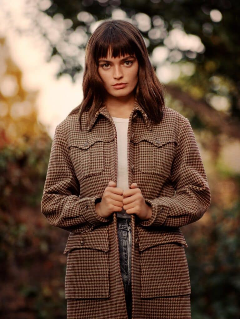 Emma Mackey con 23-24 años