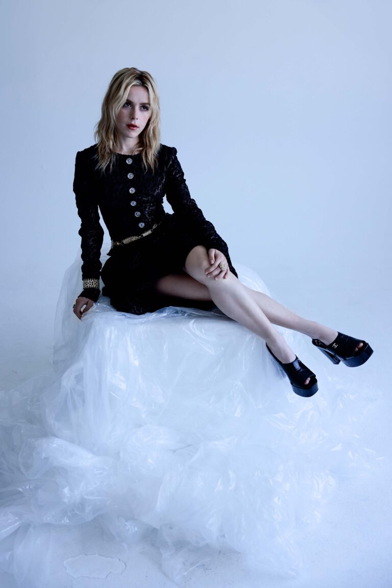 Kiernan Shipka-79509