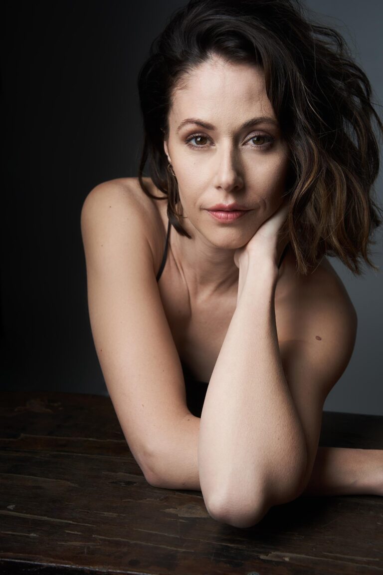 Amanda Crew-80408