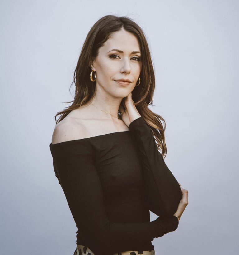 Amanda Crew-80422