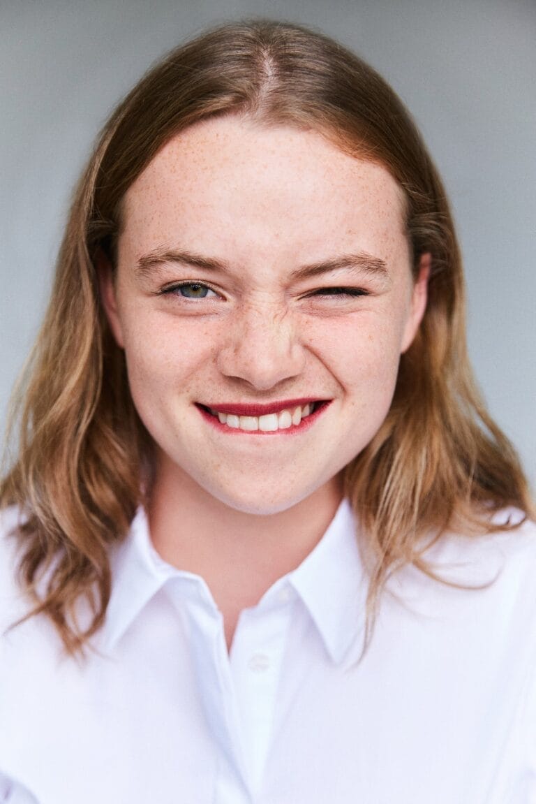 Luna Wedler-82112
