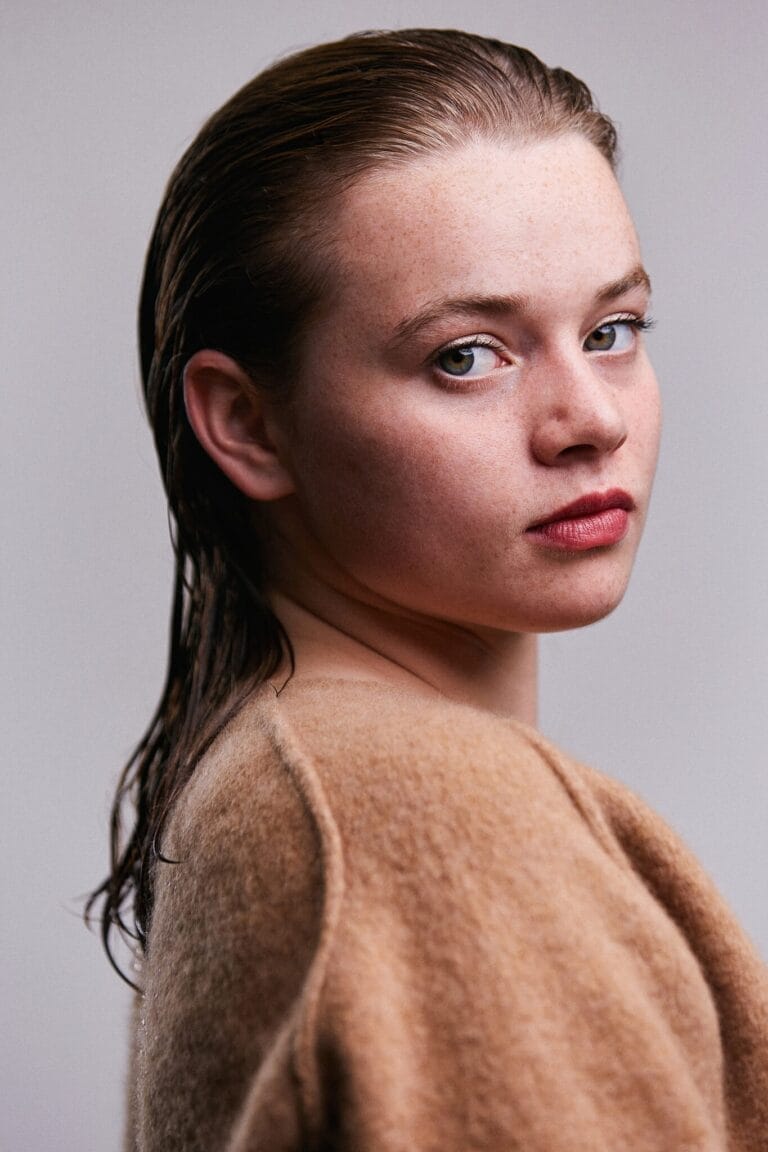 Luna Wedler-82124