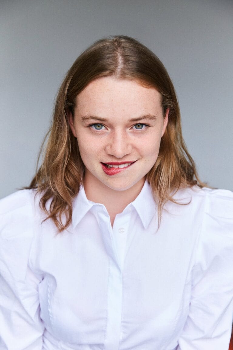 Luna Wedler-82170
