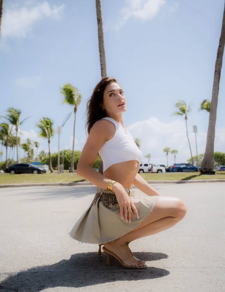 Emilia Attías-82811