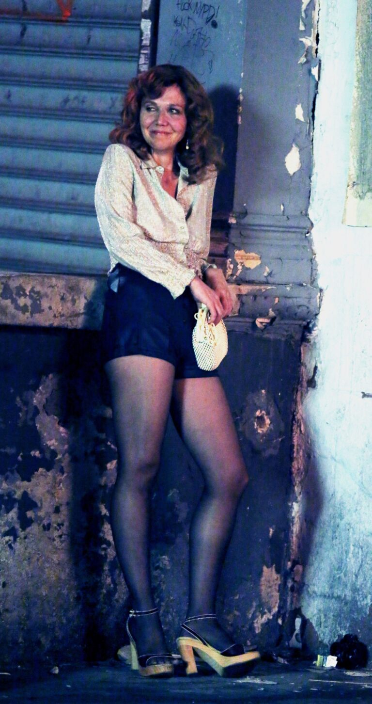 Maggie Gyllenhaal-82964