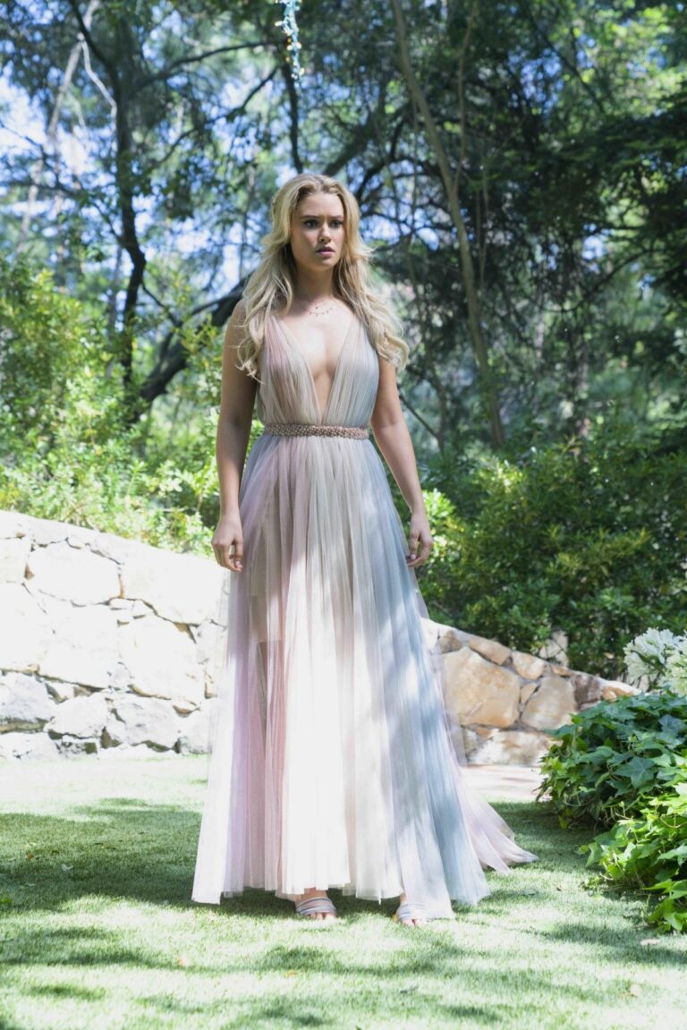 Virginia Gardner-83532