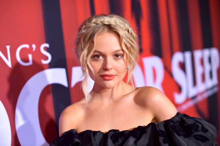 Emily Alyn Lind-83674