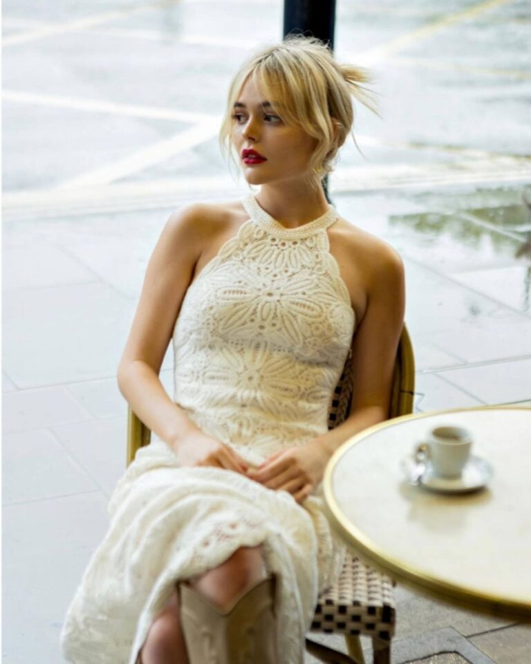 Emily Alyn Lind-83698