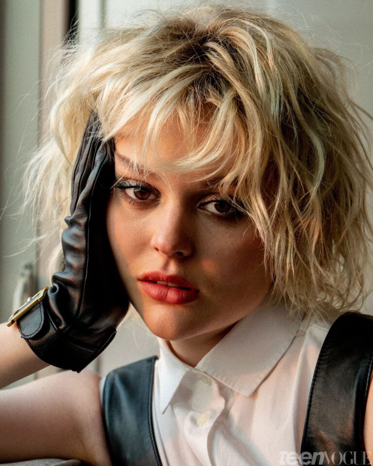 Emily Alyn Lind-83712